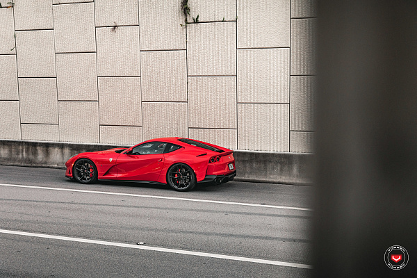 Фото дисков Vossen EVO-4 Черный глянец на Ferrari 812