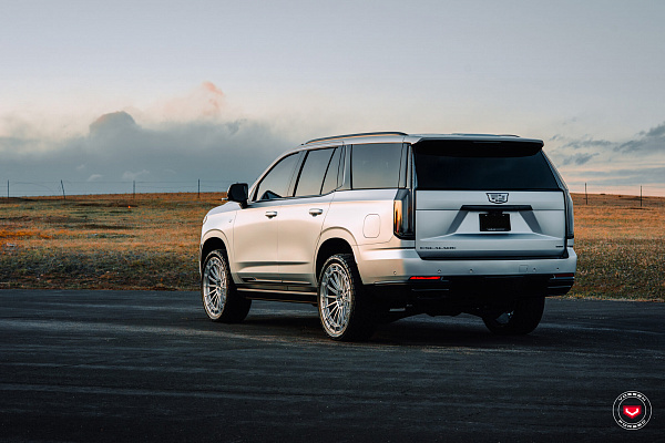 Фото дисков Vossen LCX-01 Глянцевый лак на Cadillac Escalade V