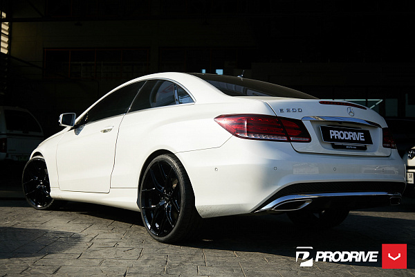 Фото дисков Vossen HF-5 Черный глянец на Mercedes-Benz E-Class (W212, S212, C207)