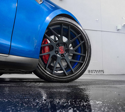 Фото дисков Strasse Wheels SM7T Deep Concave на Tesla Model S