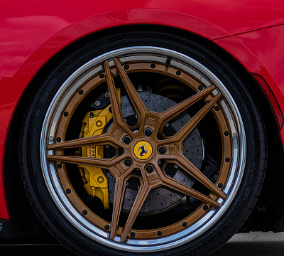 Фото дисков Brixton Forged VL2 на Ferrari 812