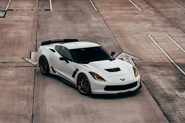 Фото дисков Anrky RS1 Сатиновая темная бронза на Chevrolet Corvette C7