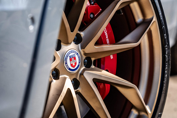 Фото дисков HRE P201 Сатиновое темное золото на Porsche Cayenne III