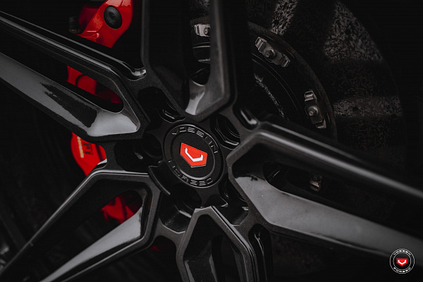 Фото дисков Vossen EVO-1 Черный глянец на Ferrari 488
