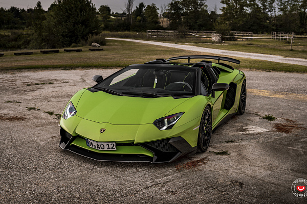 Фото дисков Vossen M-X6 Черный глянец на Lamborghini Aventador