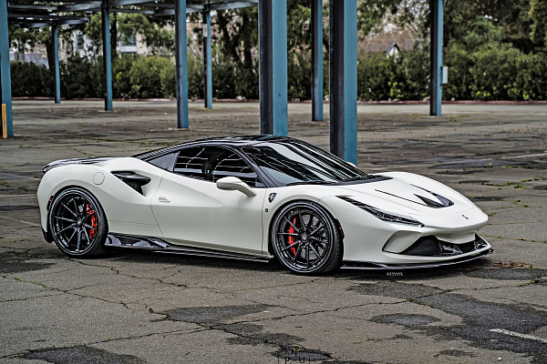 Фото дисков Strasse Wheels SV10 Deep Concave FS Черный глянец на Ferrari SF90