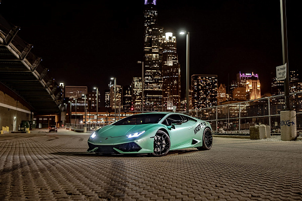 Фото дисков Anrky AN11 Черный глянец на Lamborghini Huracan