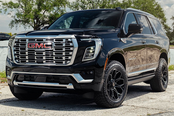 Фото дисков 4PLAY 4P83 Черный глянец на GMC Yukon V
