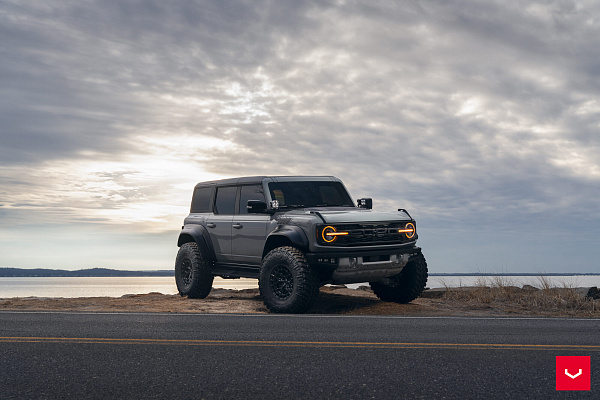 Фото дисков Vossen HFX-1 (6-Lug) Черный сатин на Ford Bronco