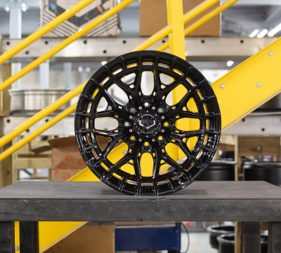 Vossen HFX-1 (8-Lug)