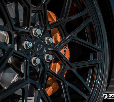 Фото дисков Vossen UV-1 на Land Rover Range Rover Sport II