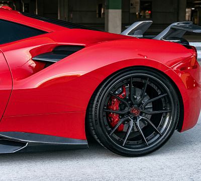 Фото дисков Strasse Wheels SV5 Deep Concave FS на Ferrari 488