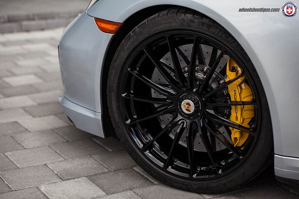 Фото дисков HRE P103 Черный глянец на Porsche 911 VII