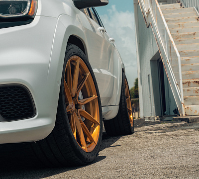 Фото дисков Vossen EVO-2 на Jeep Grand Cherokee IV