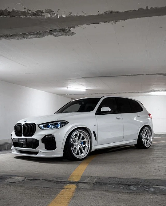 Фото дисков ST9.2 Глянцевый лак на BMW X5/X5 M (G05/G18/F95)