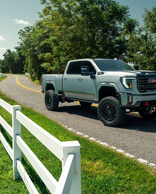 Фото дисков HFX-1 (8-Lug) Черный сатин на GMC Sierra IV
