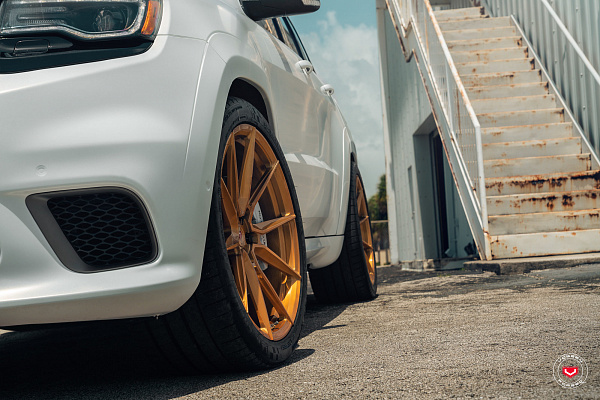 Фото дисков Vossen EVO-2 Глянцевая медь на Jeep Grand Cherokee IV