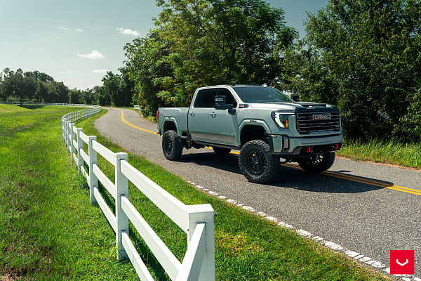 Фото дисков Vossen HFX-1 (8-Lug) Черный сатин на GMC Sierra IV