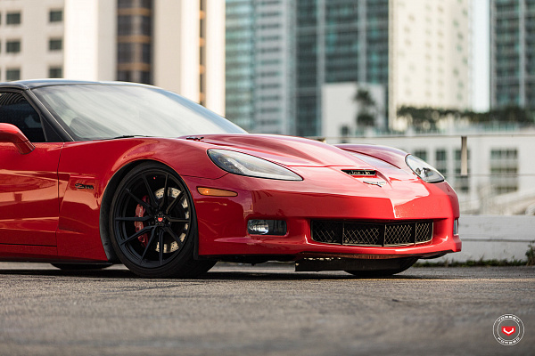Фото дисков Vossen M-X2 Черный сатин на Chevrolet Corvette C6
