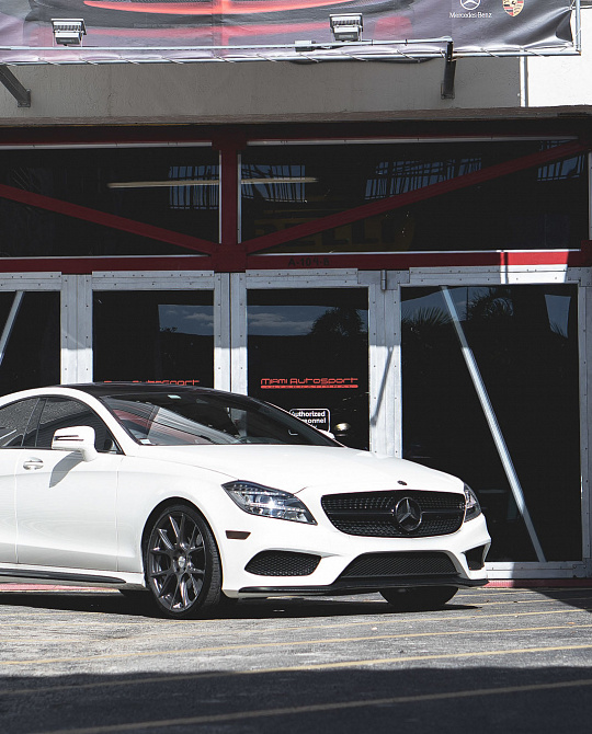 Фото дисков VFS-6 Глянцевый графит на Mercedes-Benz CLS (C218)