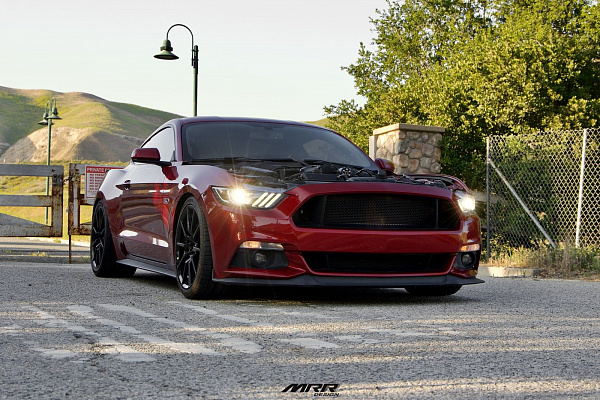 Фото дисков MRR M350 Черный глянец на Ford Mustang VI