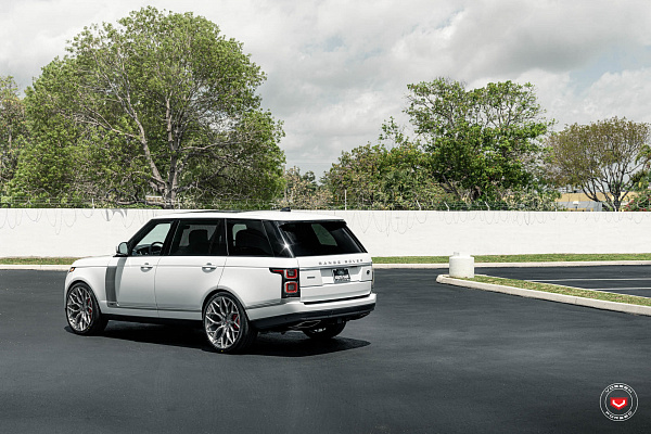 Фото дисков Vossen S17-01 Глянцевый тонированный лак на Range Rover IV