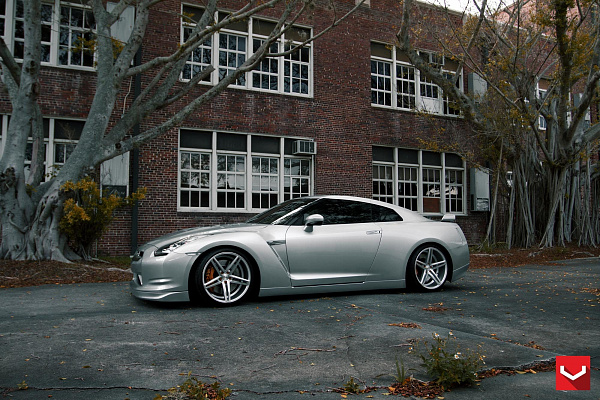 Фото дисков Vossen CV5 Серебро на Nissan GT-R