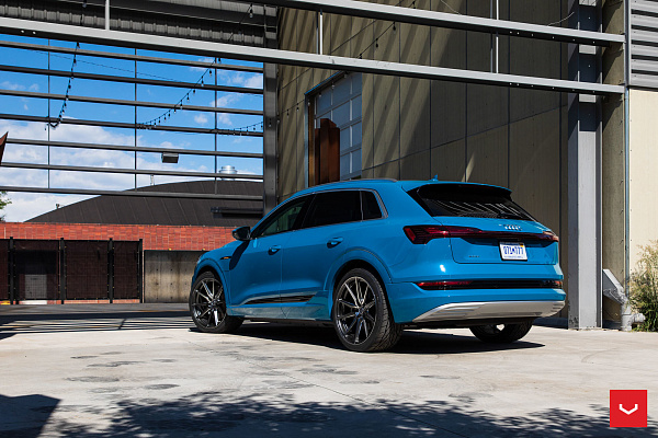 Фото дисков Vossen HF-3 Глянцевый графит на Audi E-tron