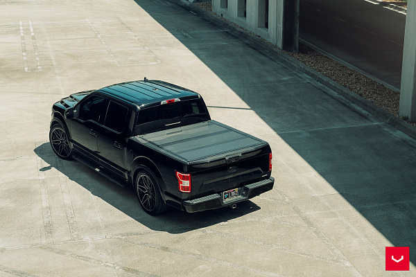 Фото дисков Vossen HF6-5 Черный глянец на Ford F-150 XIII