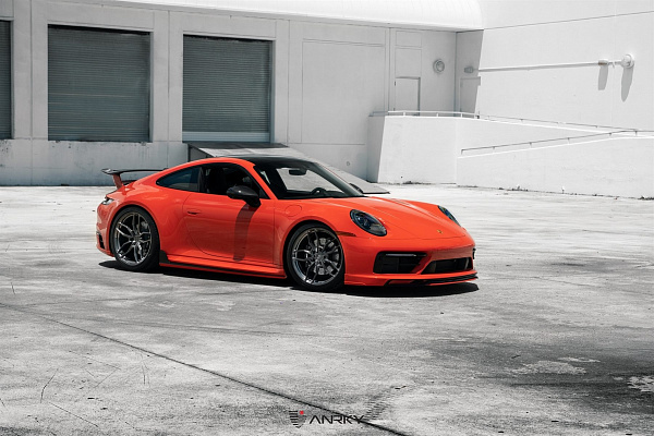 Фото дисков Anrky AN11 Глянцевый темный лак на Porsche 911 VIII