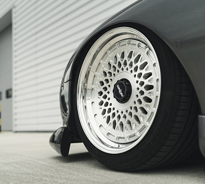 Фото дисков Rotiform LHR-M на Mazda RX-7 III