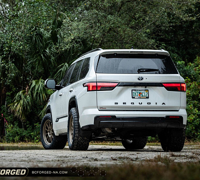 Фото дисков BC Forged TD01 на Toyota Sequoia III