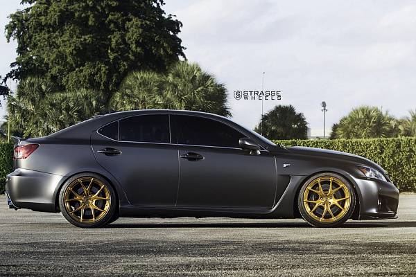 Фото дисков Strasse Wheels SM5R Deep Concave Monoblock Сатиновое золото на Lexus IS II