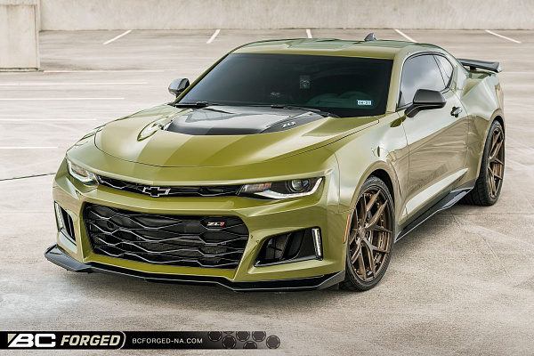 Фото дисков BC Forged HCS21 Глянцевая бронза на Chevrolet Camaro VI