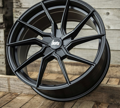 Bola B25