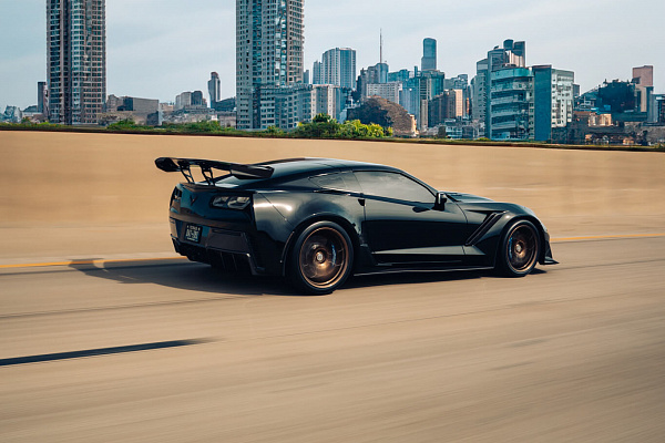 Фото дисков HRE 520M Глянцевая бронза на Chevrolet Corvette C7
