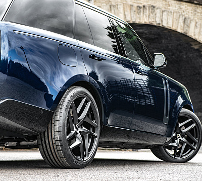 Фото дисков Kahn Type 52 RS на Range Rover V