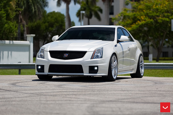 Фото дисков Vossen VFS-5 Серебро на Cadillac CTS II
