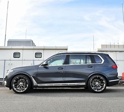 Фото дисков HRE P200 на BMW X7 (G07)