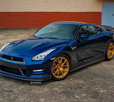 Фото дисков Strasse Wheels SM5R Deep Concave Monoblock на Nissan GT-R