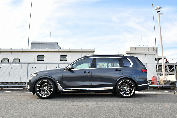 Фото дисков HRE P200 Глянцевый тонированный лак на BMW X7 (G07)