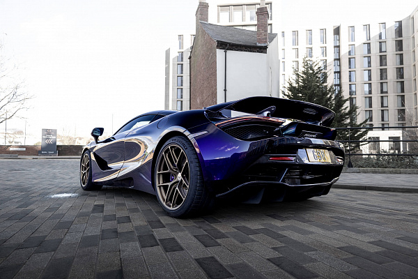 Фото дисков HRE R101 Lightweight Сатиновая бронза на McLaren 720S