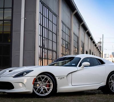 Фото дисков HRE R161 Lightweight на Dodge Viper