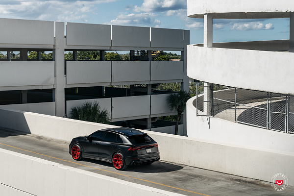 Фото дисков Vossen EVO-3 Красный глянец на Audi Q8