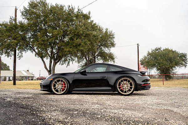 Фото дисков HRE P104 Глянцевая шампань на Porsche 911 VIII