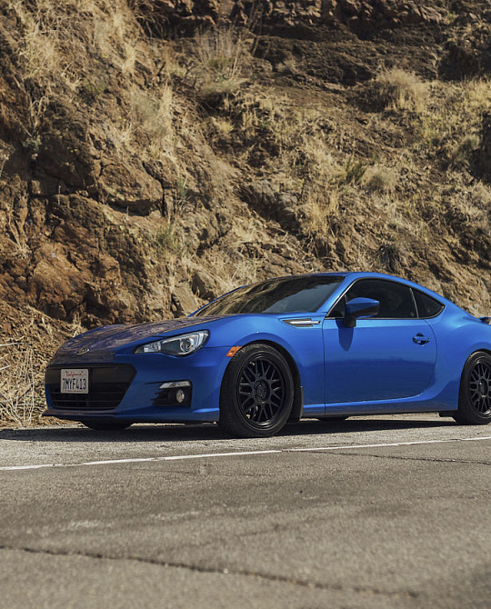 Фото дисков MR144 M9 Черный сатин на Subaru BRZ I