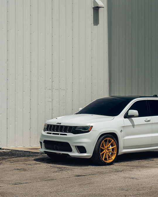 Фото дисков EVO-2 Глянцевая медь на Jeep Grand Cherokee IV