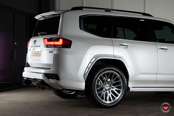 Фото дисков Vossen M-X3 Глянцевый лак на Toyota Land Cruiser 300