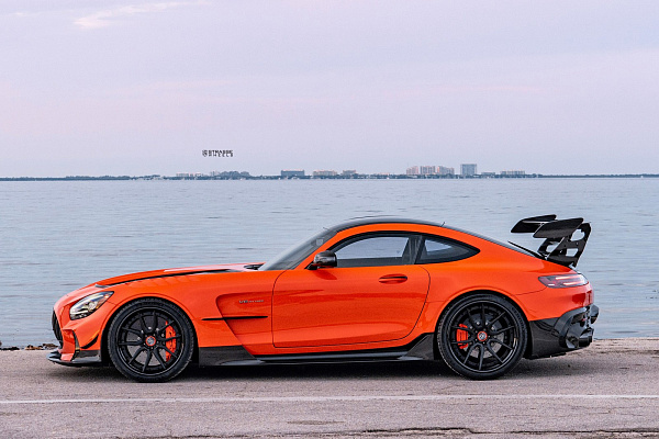 Фото дисков Strasse Wheels SV5 Deep Concave FS Черный сатин на Mercedes-Benz AMG GT I