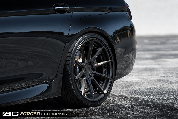 Фото дисков BC Forged HCS04 Глянцевый темный лак на BMW 5/M5 (F10)